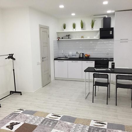 Cozy Underground Apartment At The Center Kherson Ngoại thất bức ảnh
