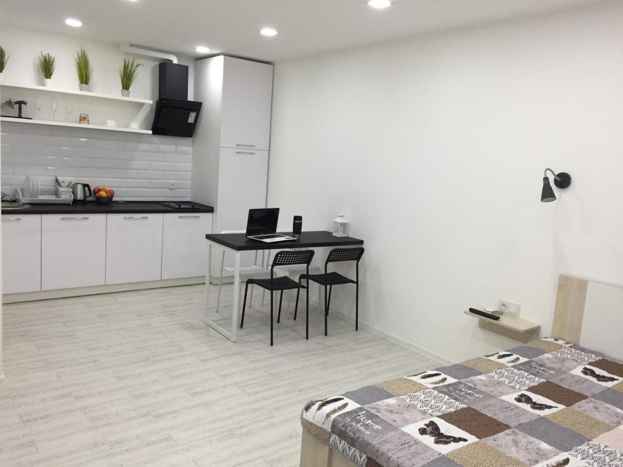 Cozy Underground Apartment At The Center Kherson Ngoại thất bức ảnh